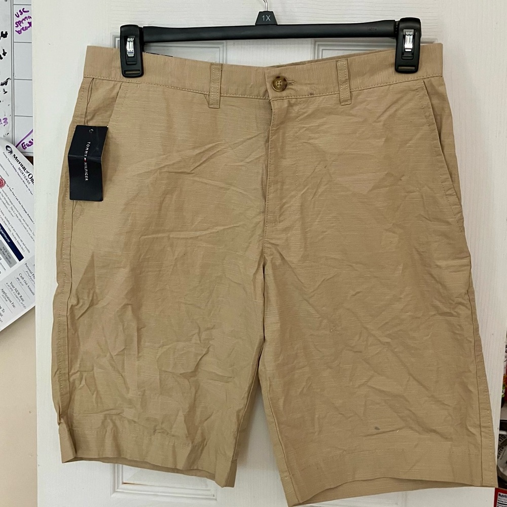 NEW Tommy Hilfiger Chino Walking Shorts Mens Size 32 Classic Khaki 100% Cotton